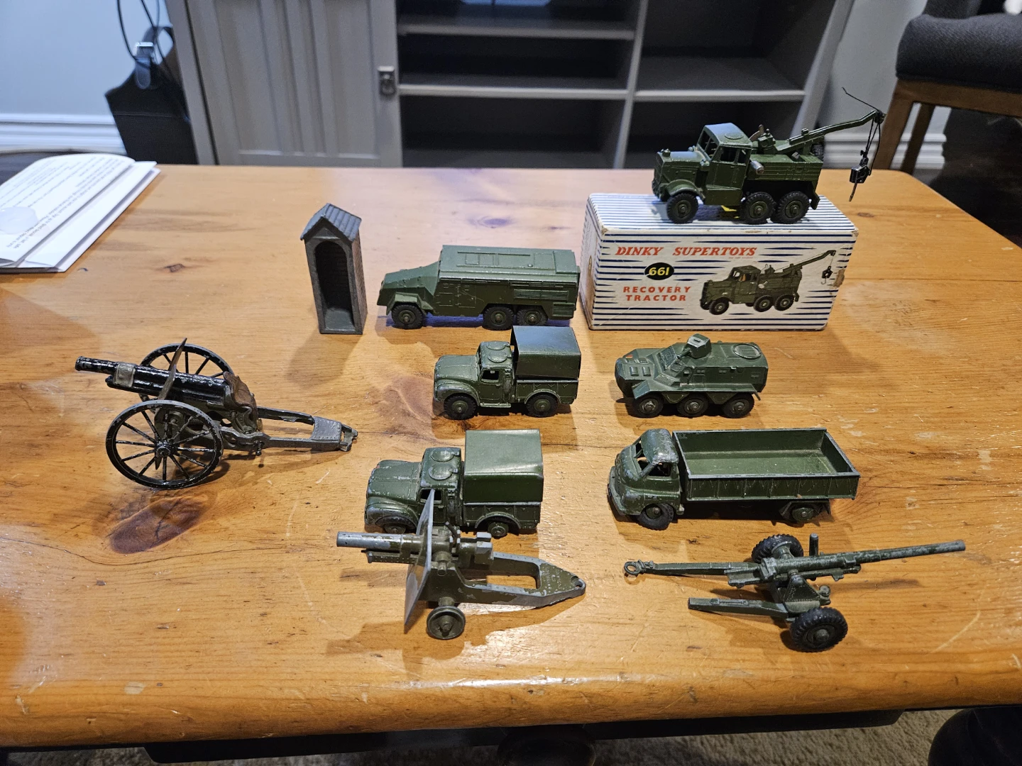 10 Dinky toys