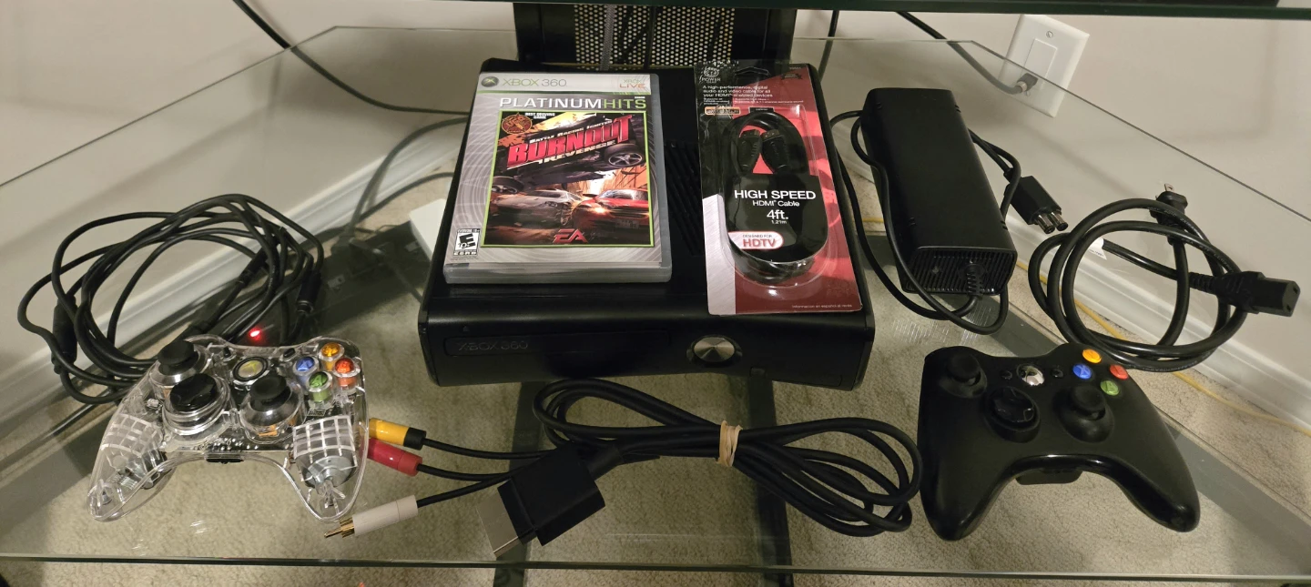 XBOX 360 SLIM 250GB + BURNOUT REVENGE + AFTERGLOW CONTROLLER