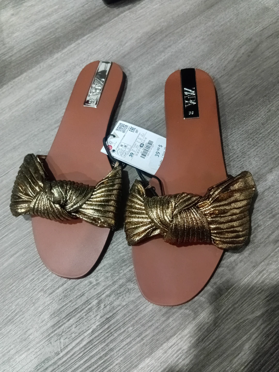 Sandales plates ZARA dorées avec nœud