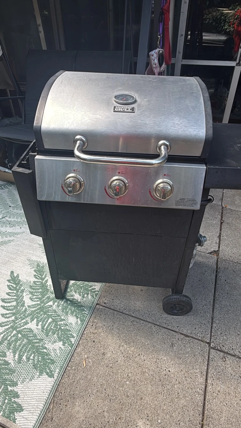 Backyard Grill Propane BBQ - photo 5
