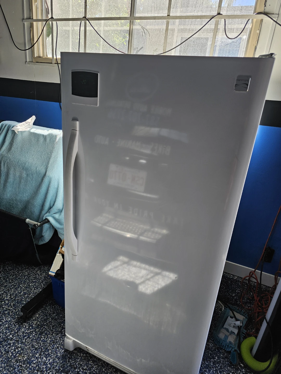 White KENMORE FROST FREE Freezer like new