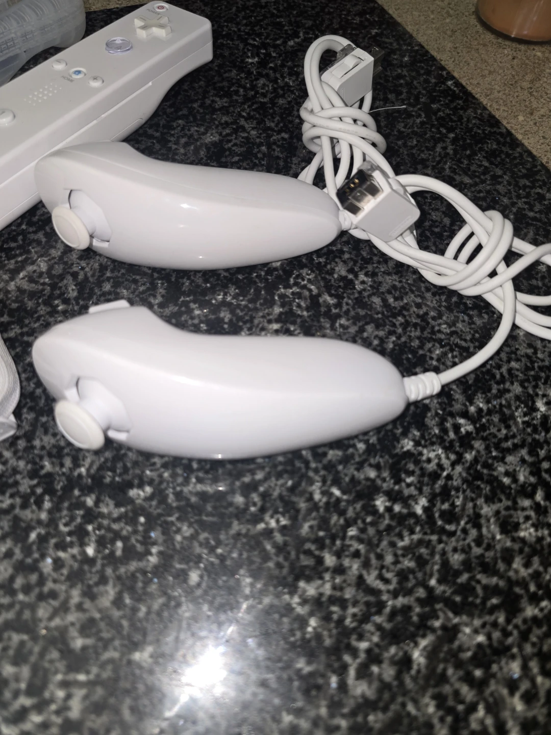 Nintendo Wii Remote and Nunchuk Set - photo 3