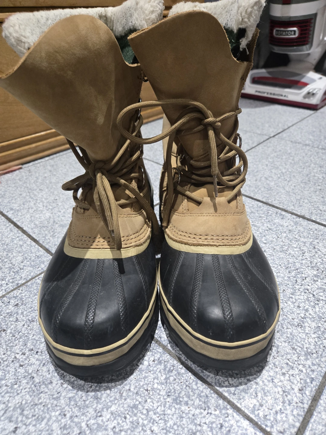 Sorel Caribou Boots - Women's Size 10 - photo 3