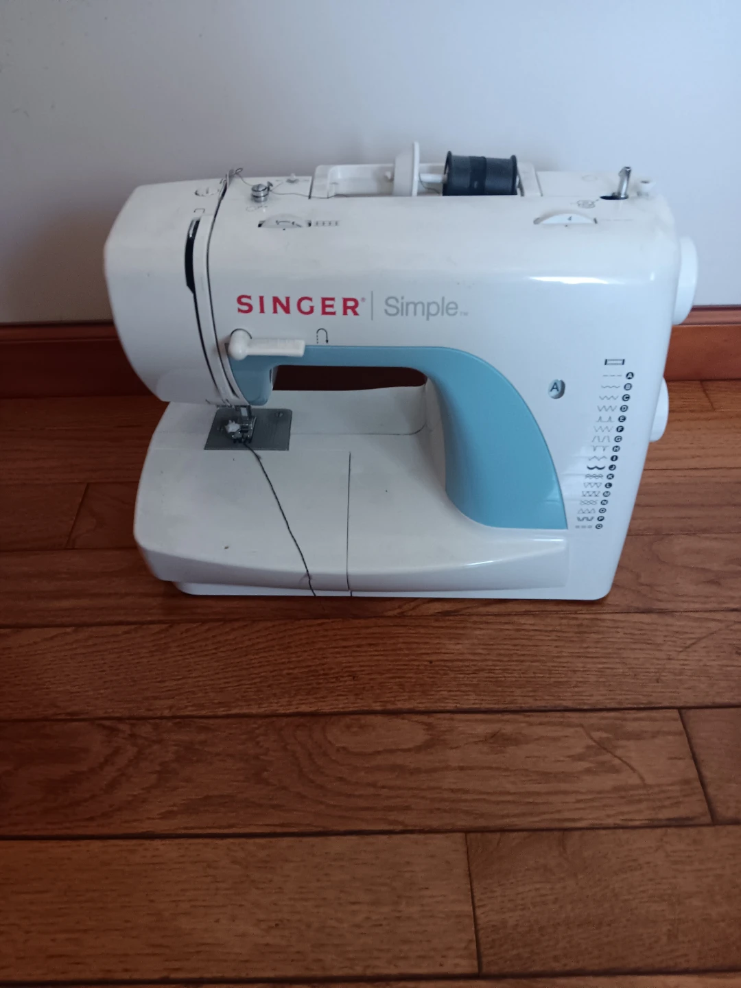 Singer simple sewing machine