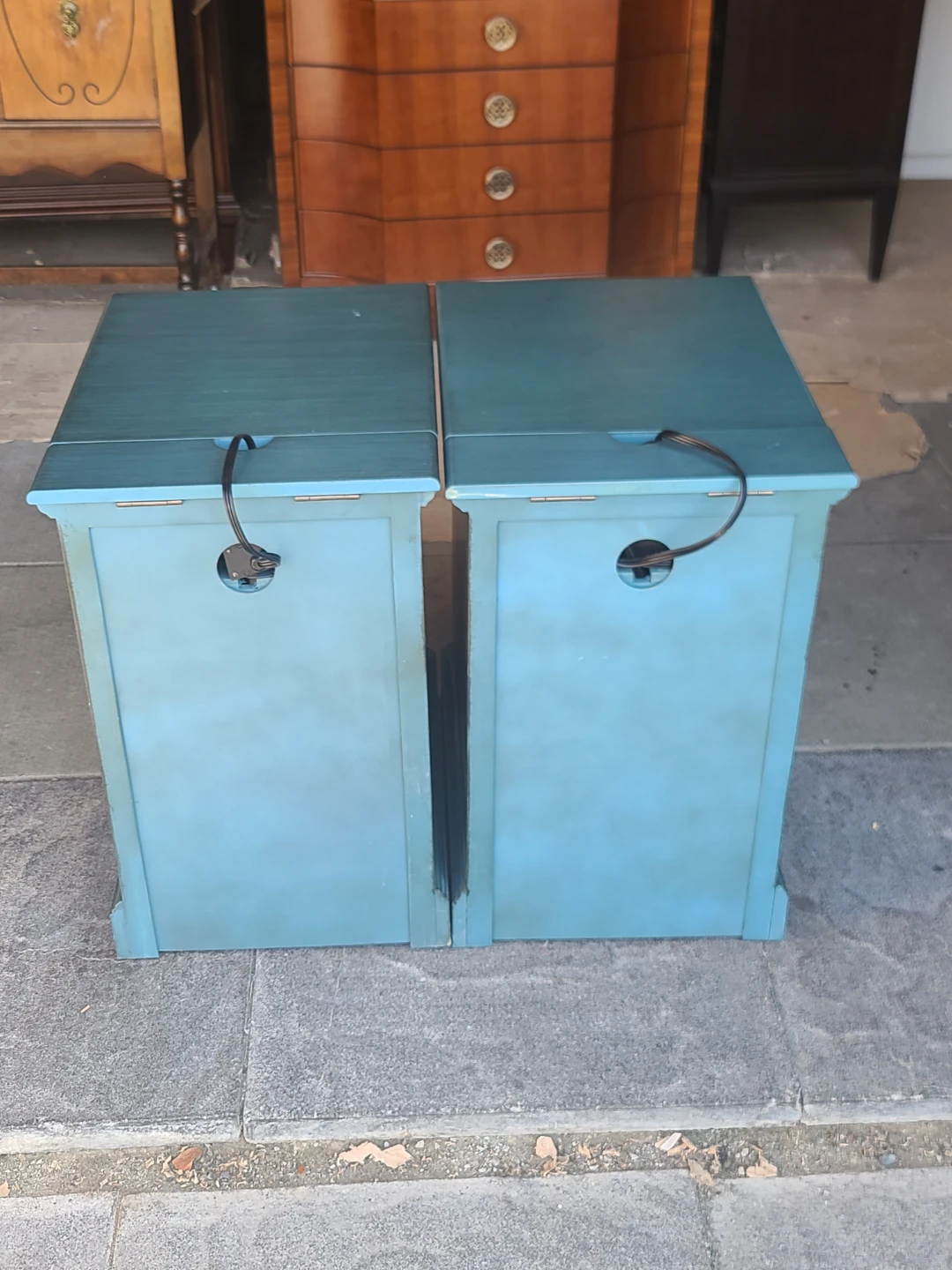 Pair of Teal Lattice Door Nightstands - photo 5