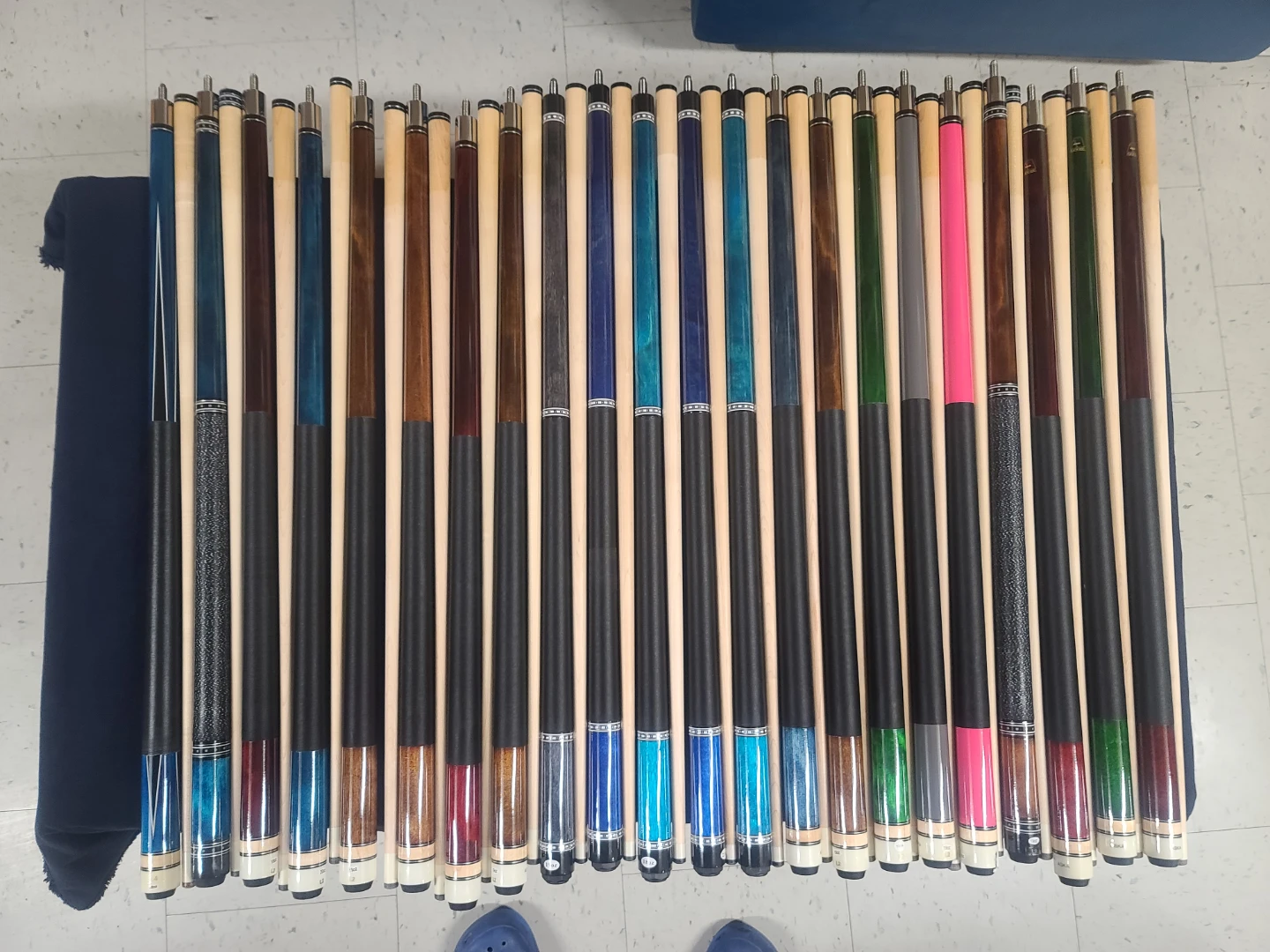 High Quality Maple pool cues & soft case - photo 2