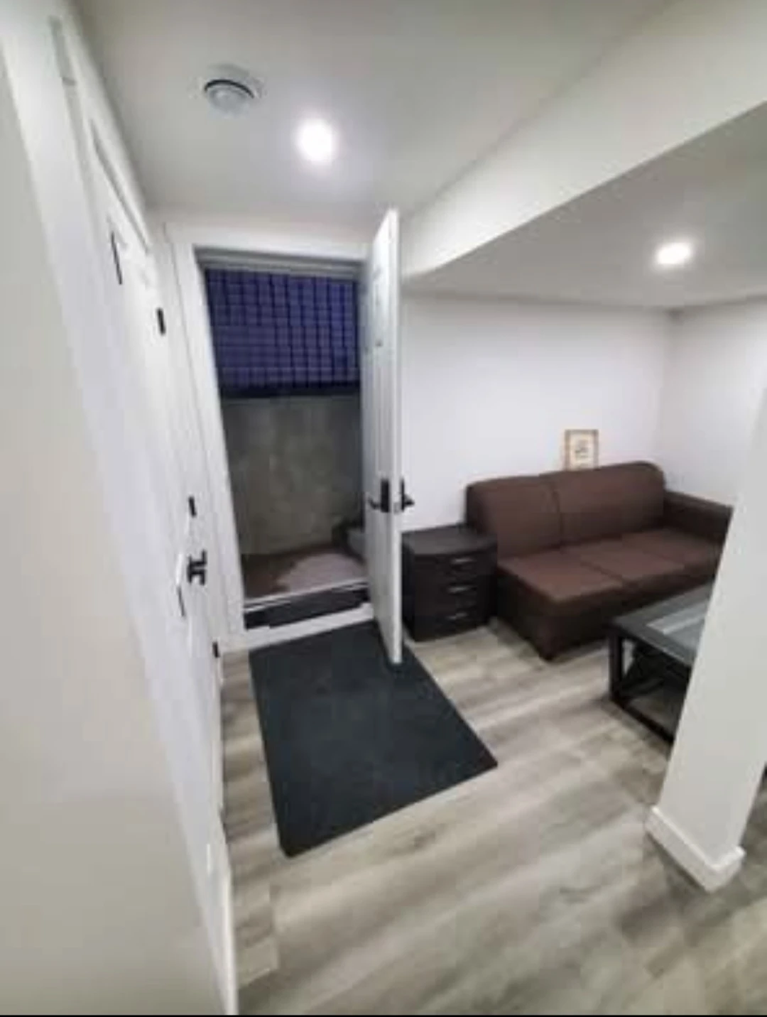 2 Bedroom Legal Basement for Rent in Evanston-Availability Sep1