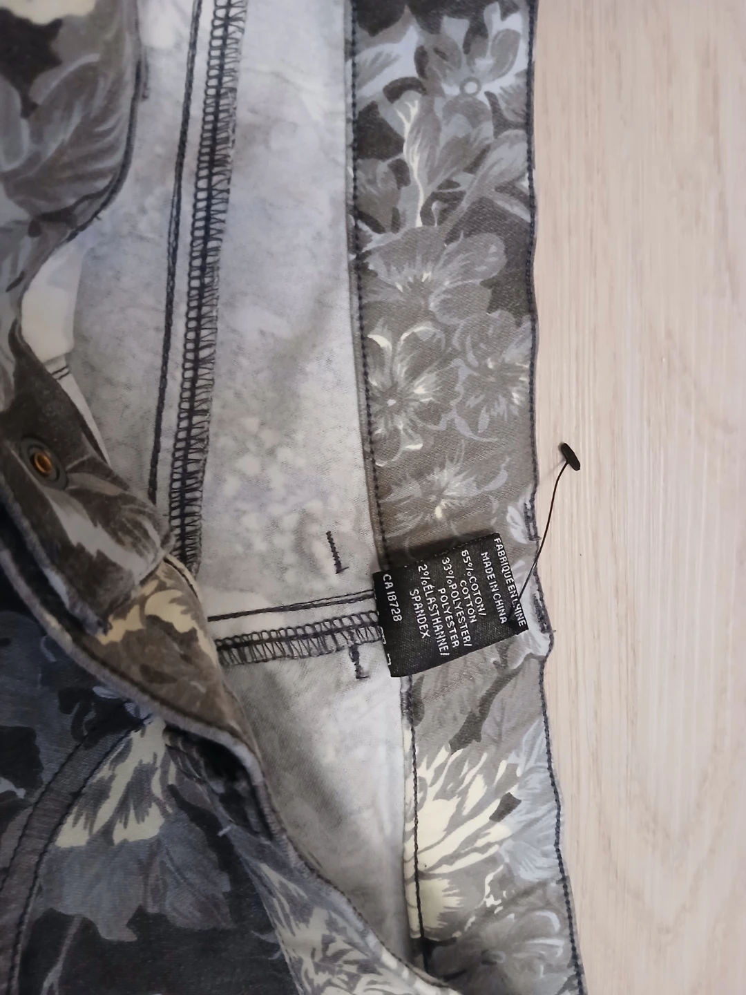 Floral  black and white jeans medium - photo 2