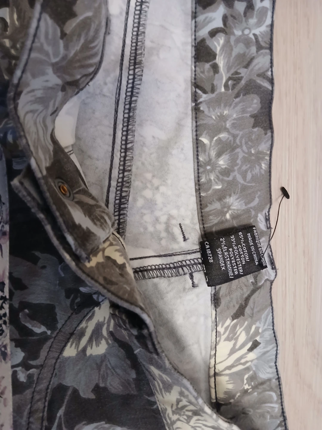 Floral  black and white jeans medium - photo 3