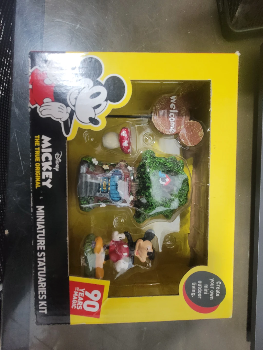 Disney Mickey Miniature Statuaries Kit