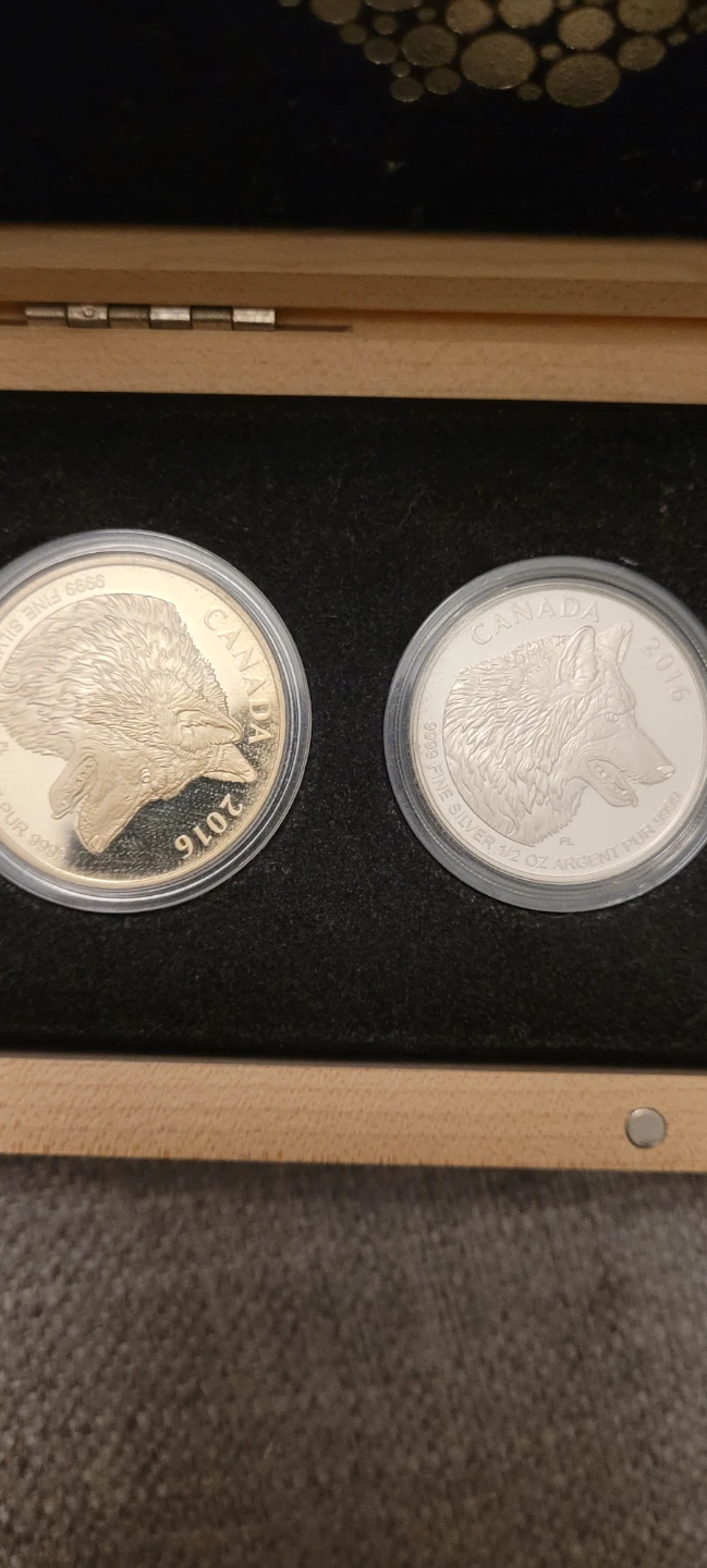Royal Canadian Mint Wolf Coin Set - photo 2