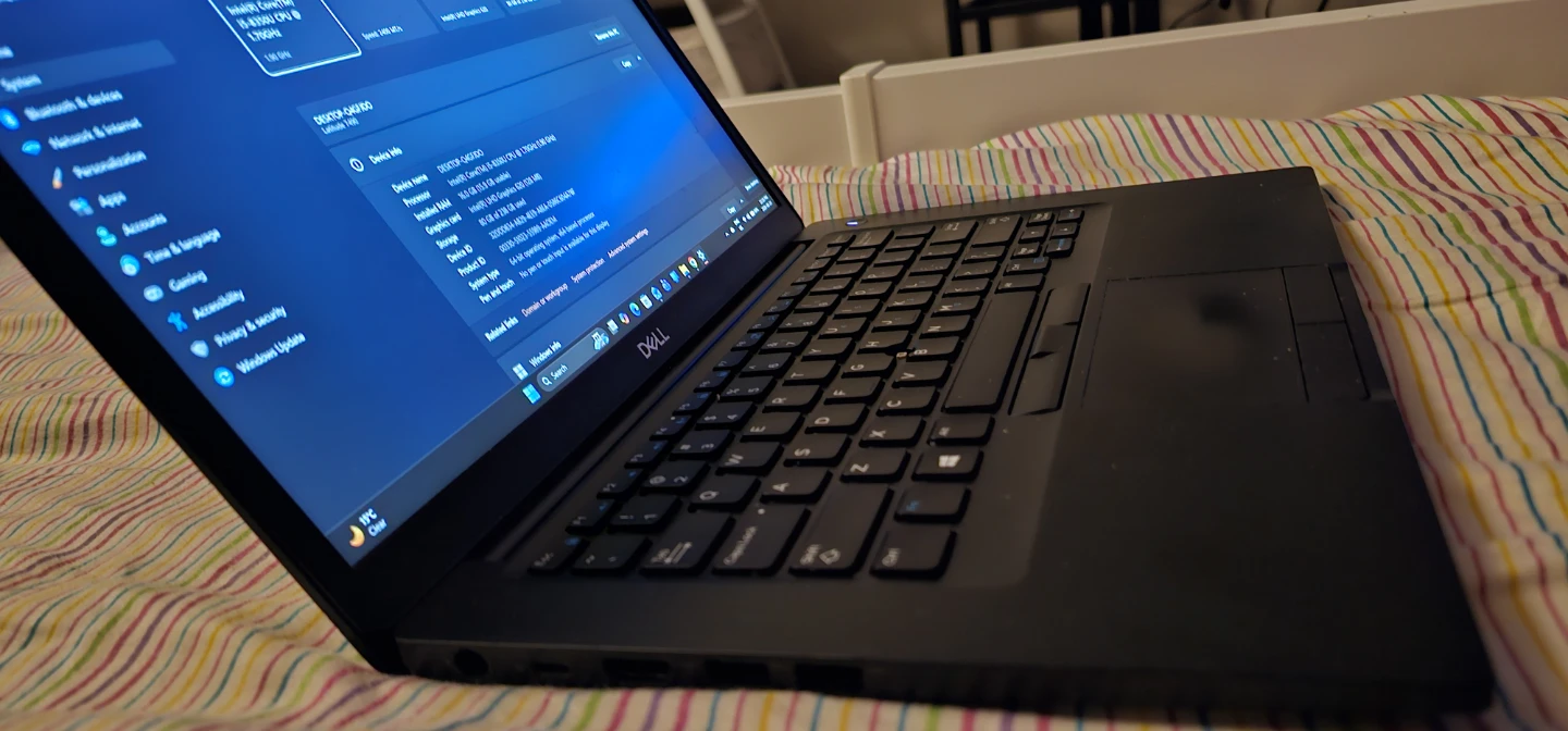 Dell Latitude 7490 Laptop