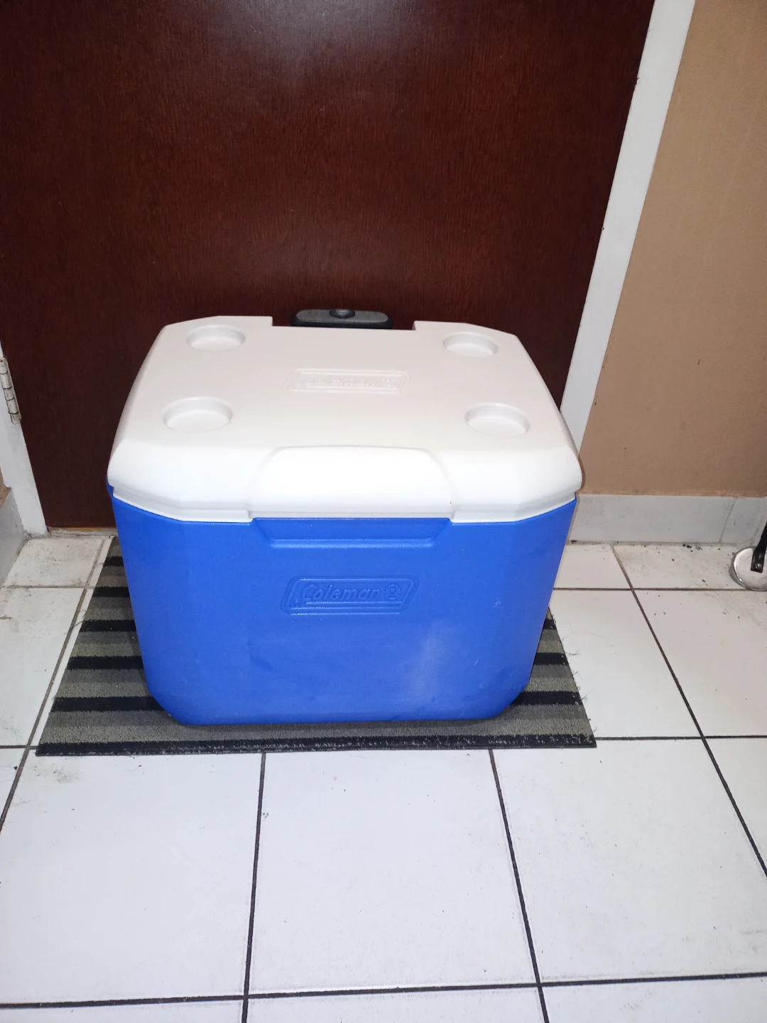 Coleman Cooler With Wheels & Extendable Handle - 60Qts