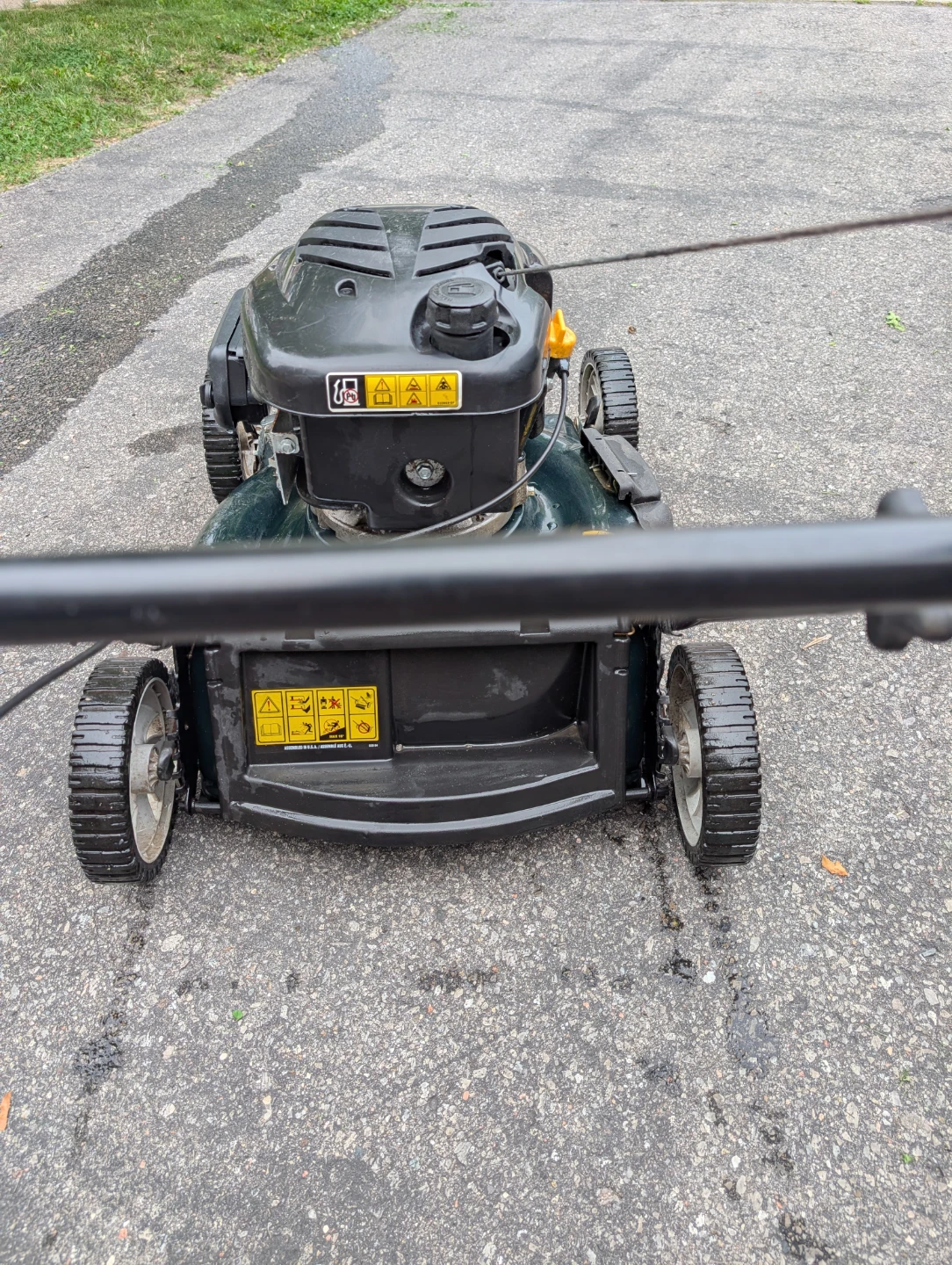 Yardworks 21" Sell  as is need tuneup not starting - photo 5