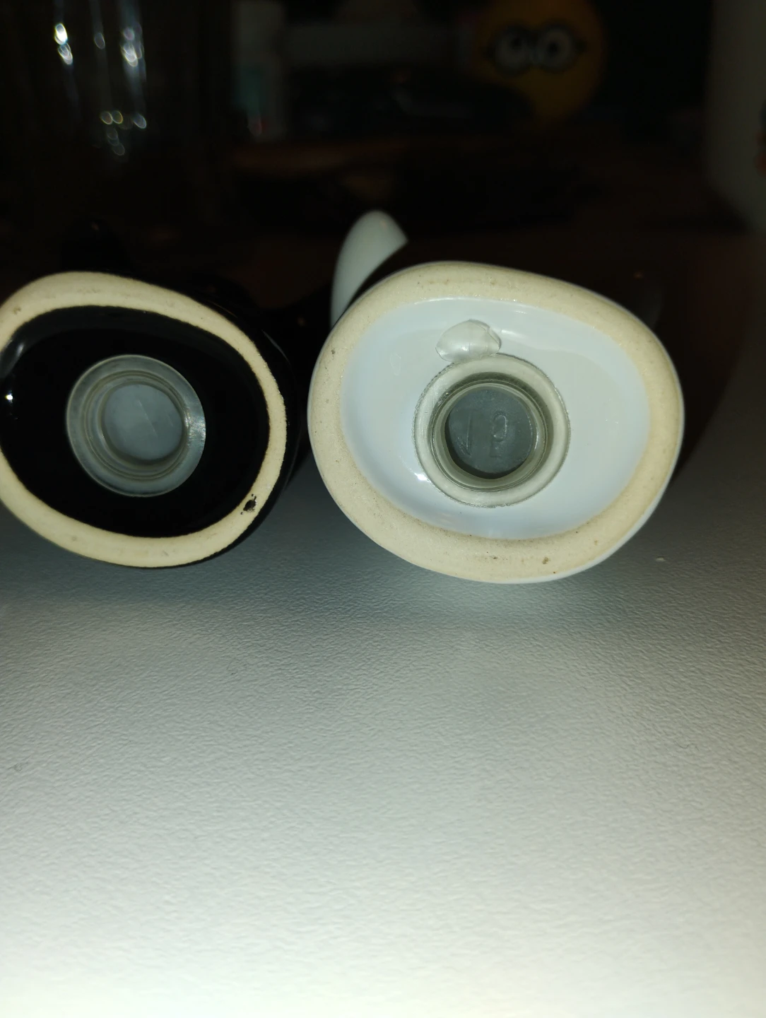 Hugging Salt and Pepper Shakers - photo 4