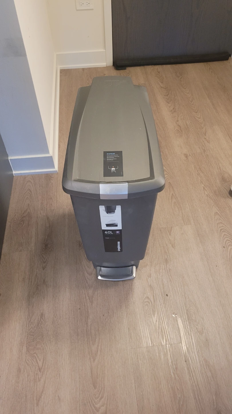 simplehuman 40L Pedal Trash Can - photo 2