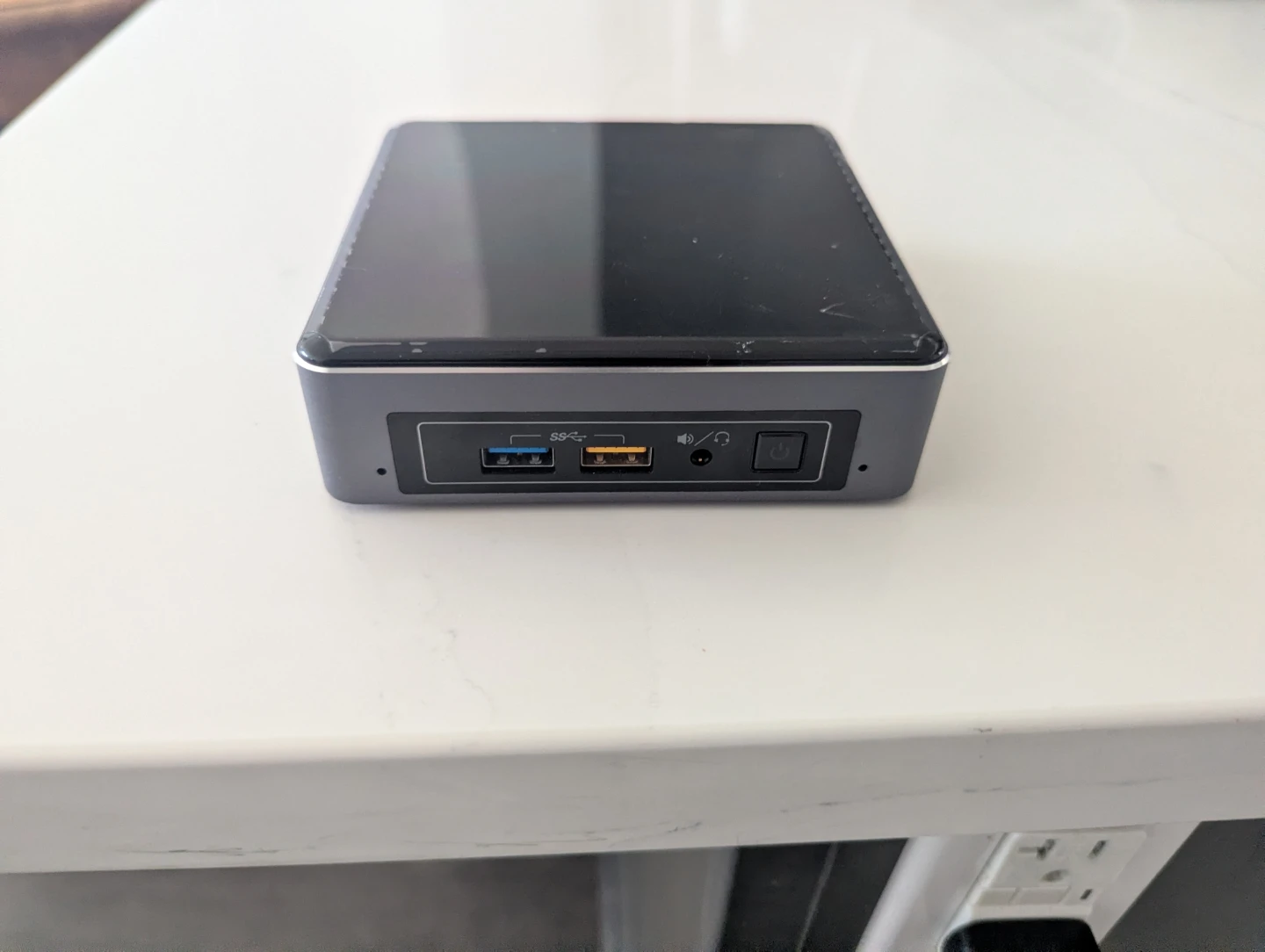 Dell Desktop-6QLH5UN Mini PC