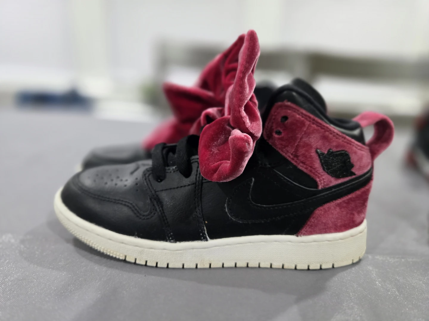 Air Jordan 1 Mid SE Velvet Bows Toddler Shoes