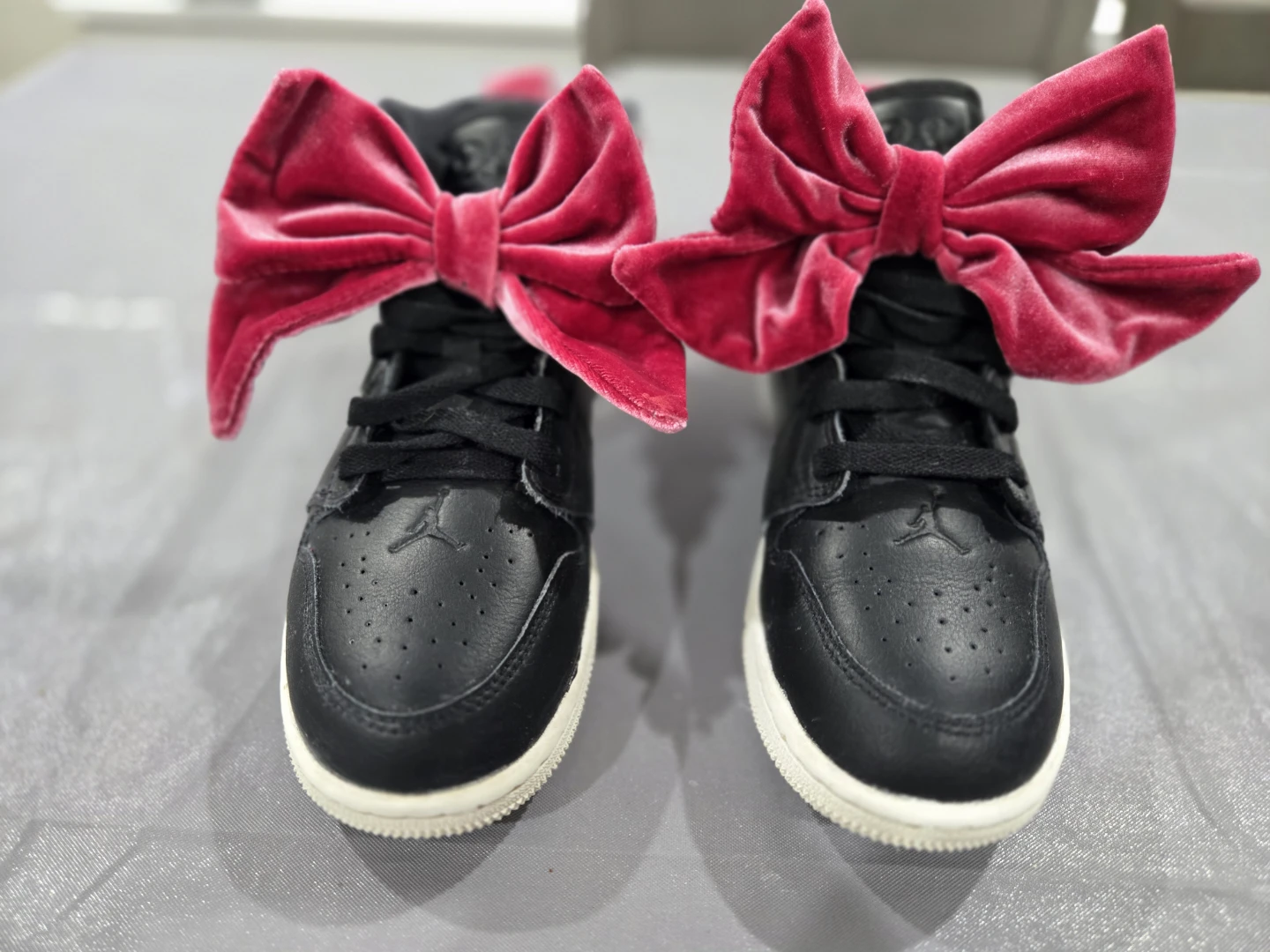 Air Jordan 1 Mid SE Velvet Bows Toddler Shoes - photo 2