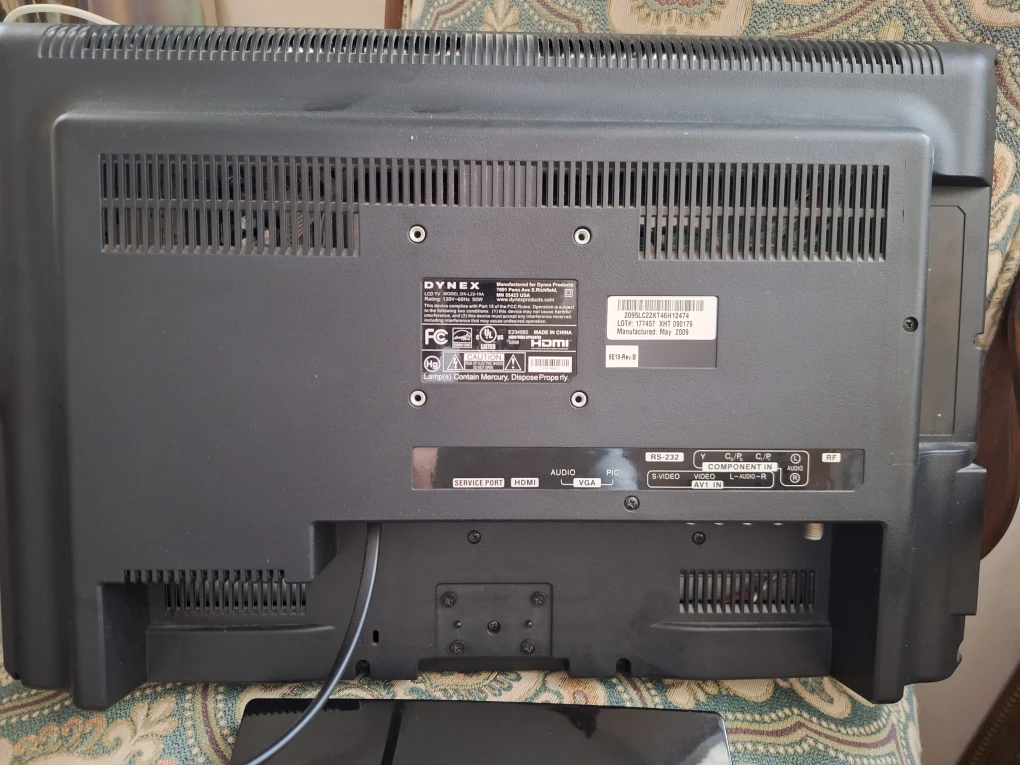 Dynex 24" LED TV - photo 2