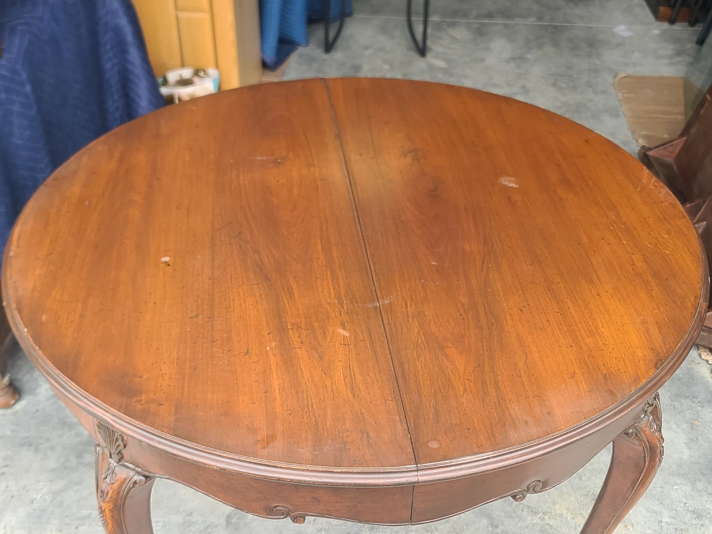 French Provincial Round Wood Extendable Dining Table with Leaves - photo 4