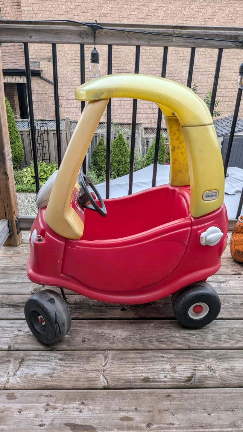 Little Tikes Cozy Coupe Ride-On Toy Car - photo 2