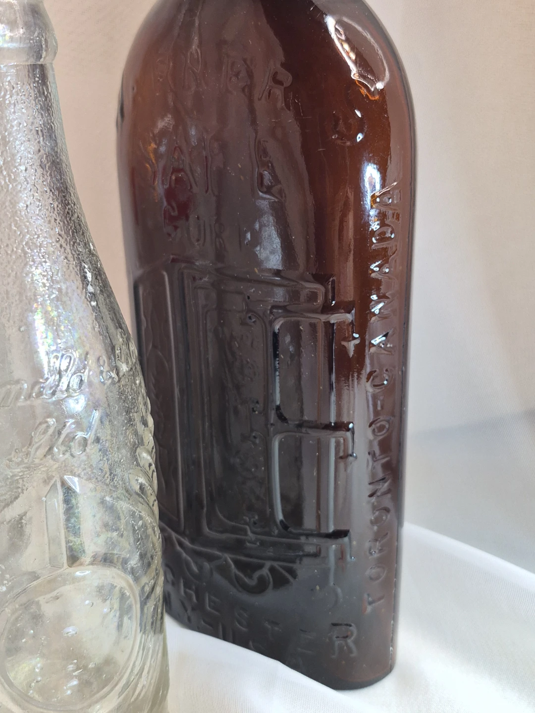 Lot of 4 Vintage Glass Bottles - photo 4