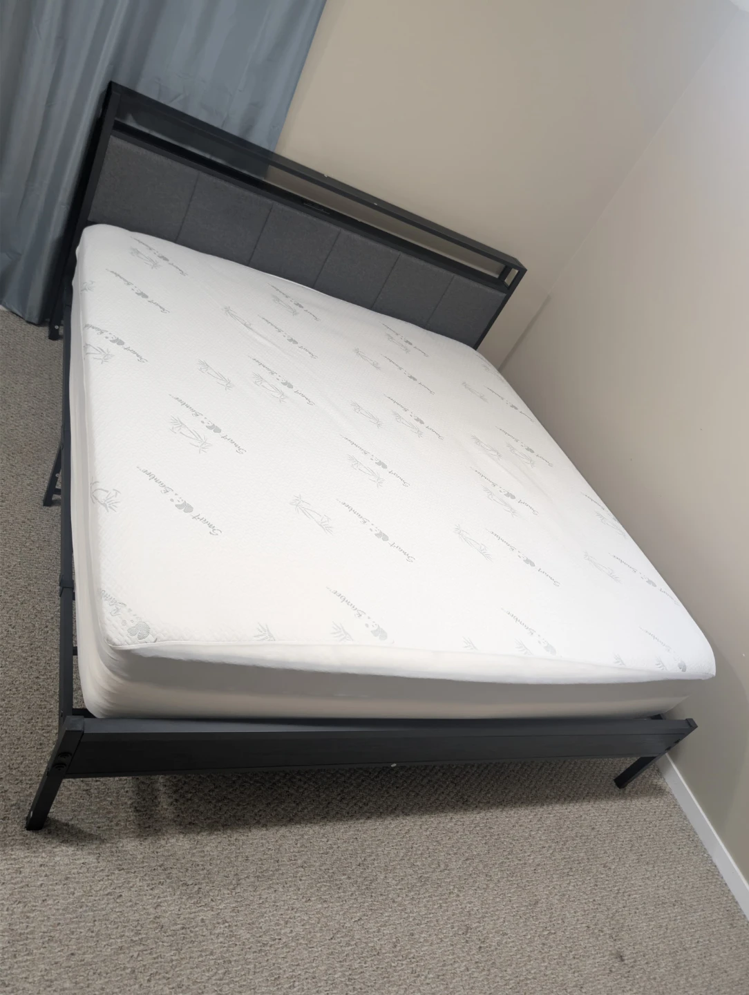 King Size Bed with 12" Hybrid Mattress &it's  Protector - photo 4