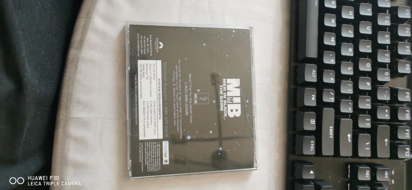 Men in Black The Game PC CD-ROM - photo 2