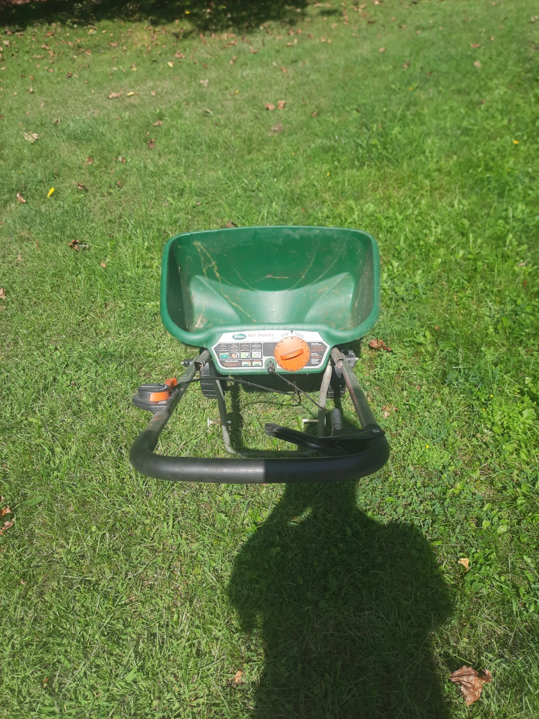 Scotts Turf Builder Edgeguard Lawn Spreader