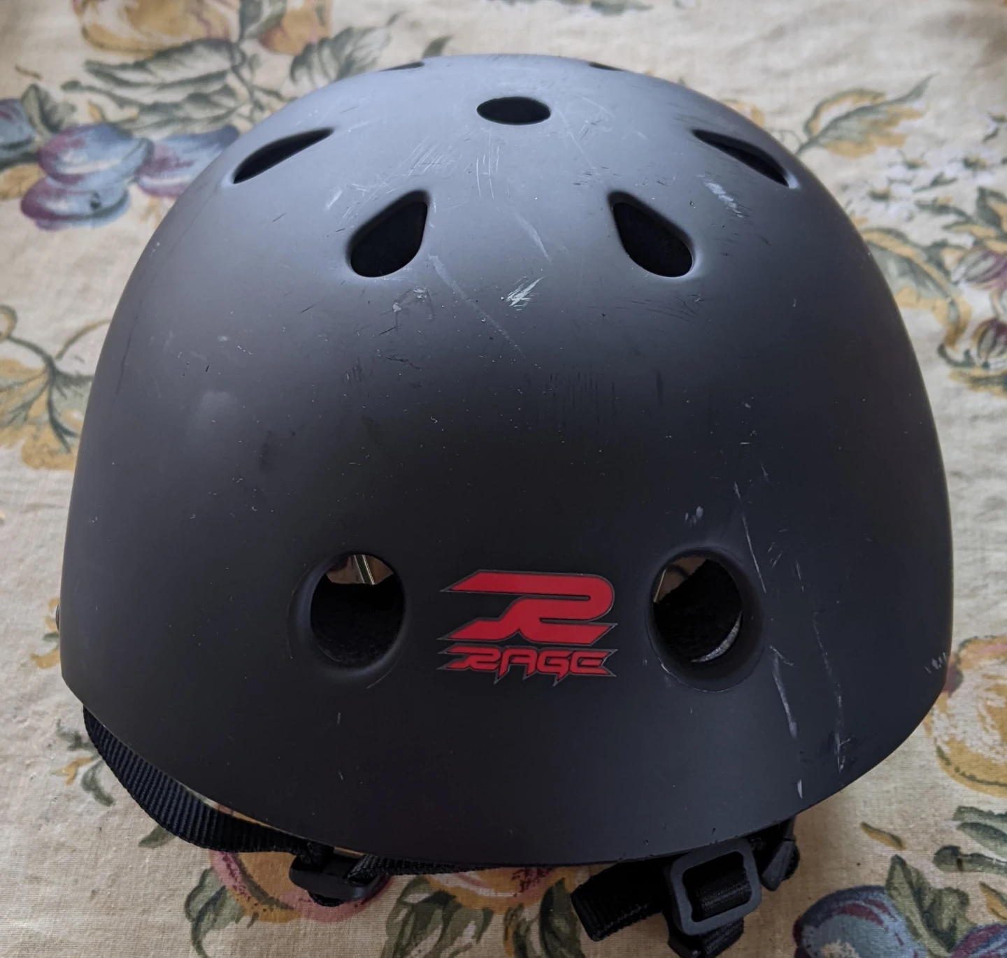Cycling helmet
