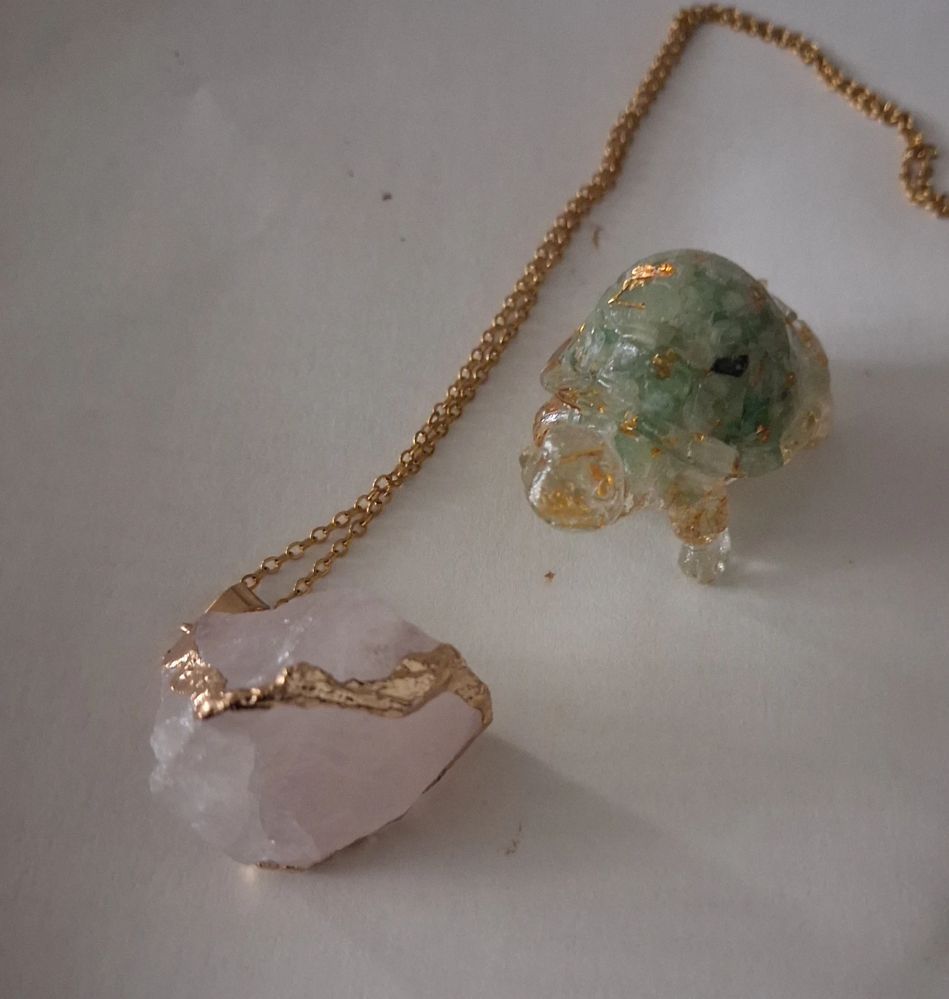 Turtle decor and rose.quart. necklace