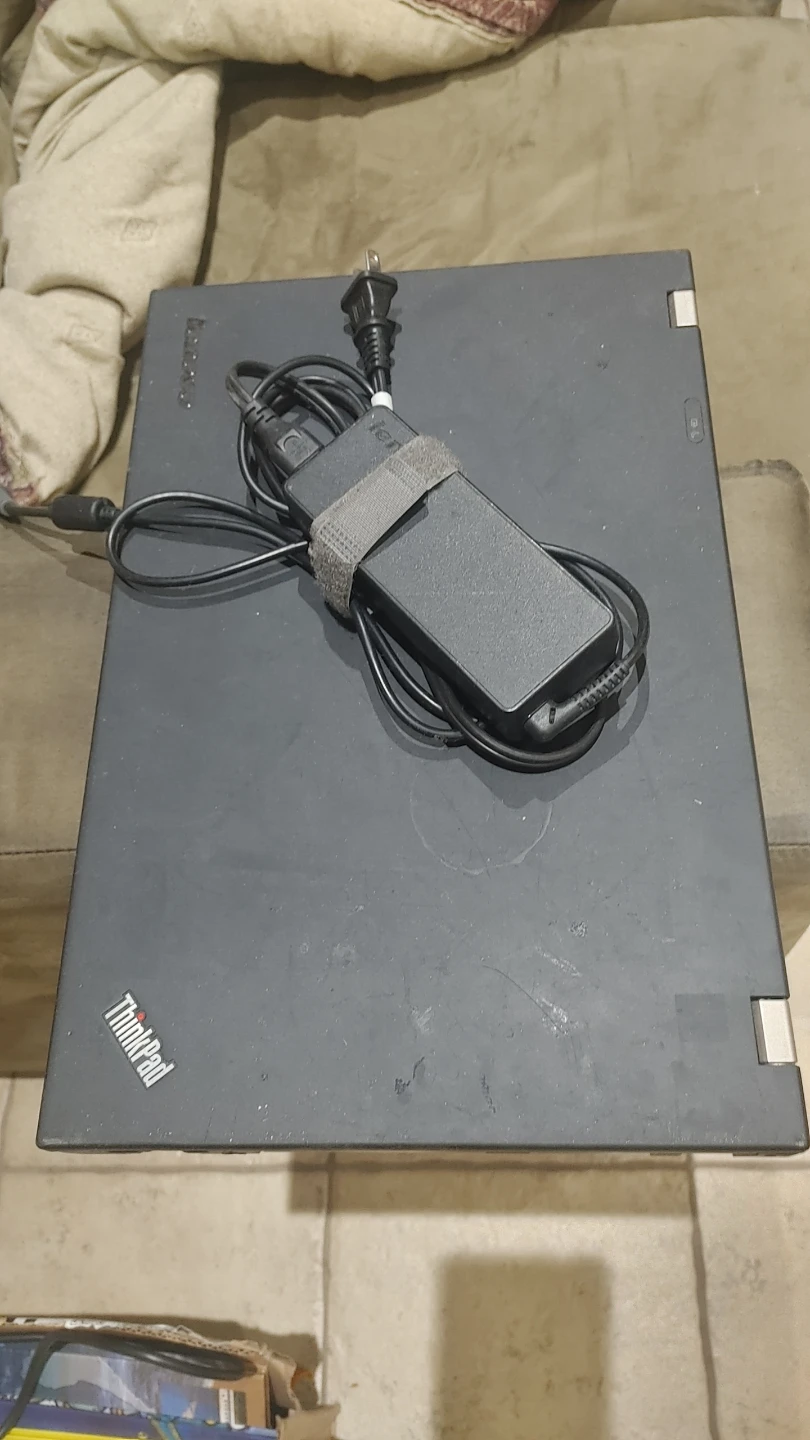Lenovo ThinkPad T520 Laptop - photo 2