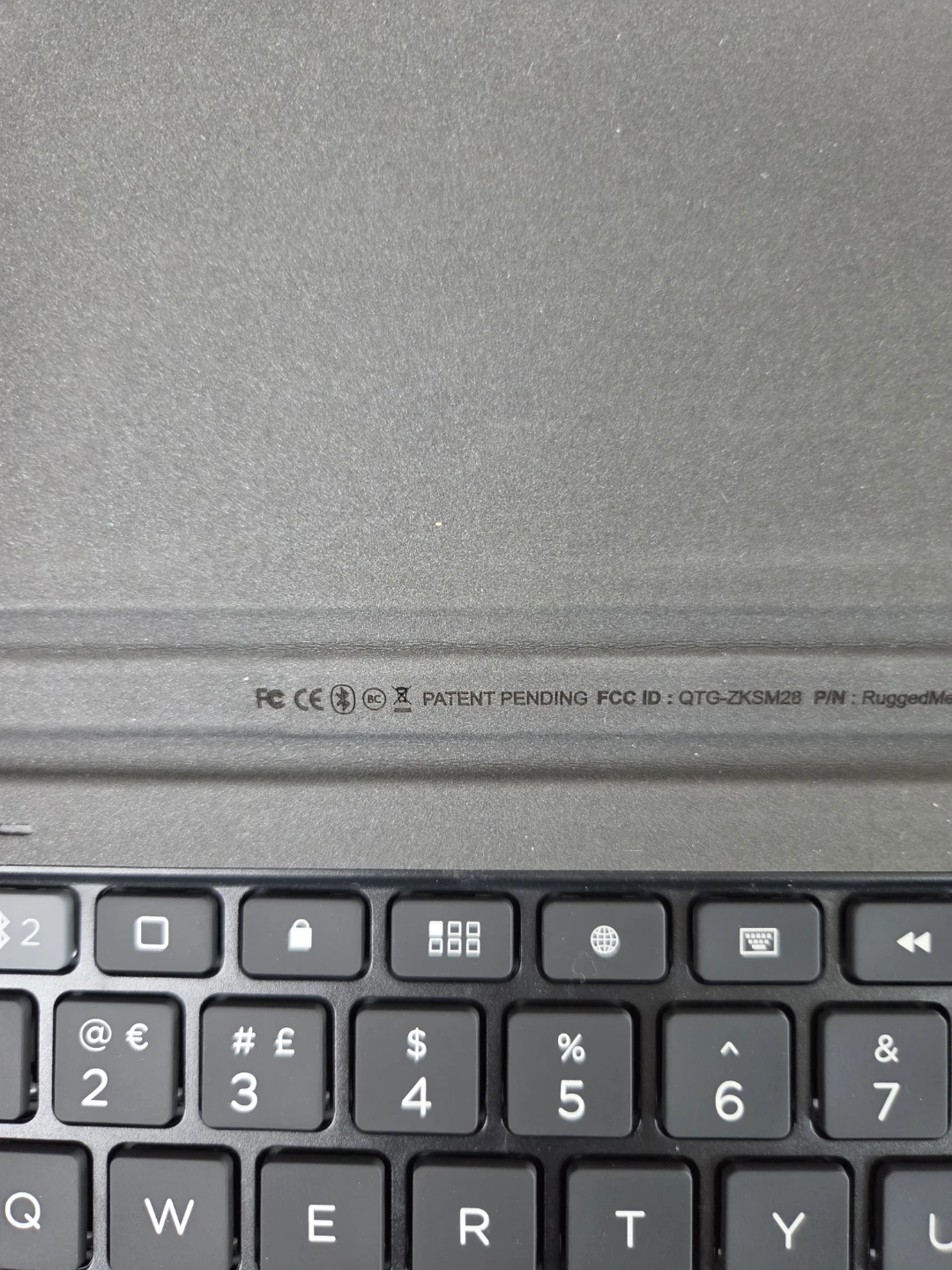 Zagg GTG-ZKSM28 Keyboard Case for Ipad Air 2 - photo 5