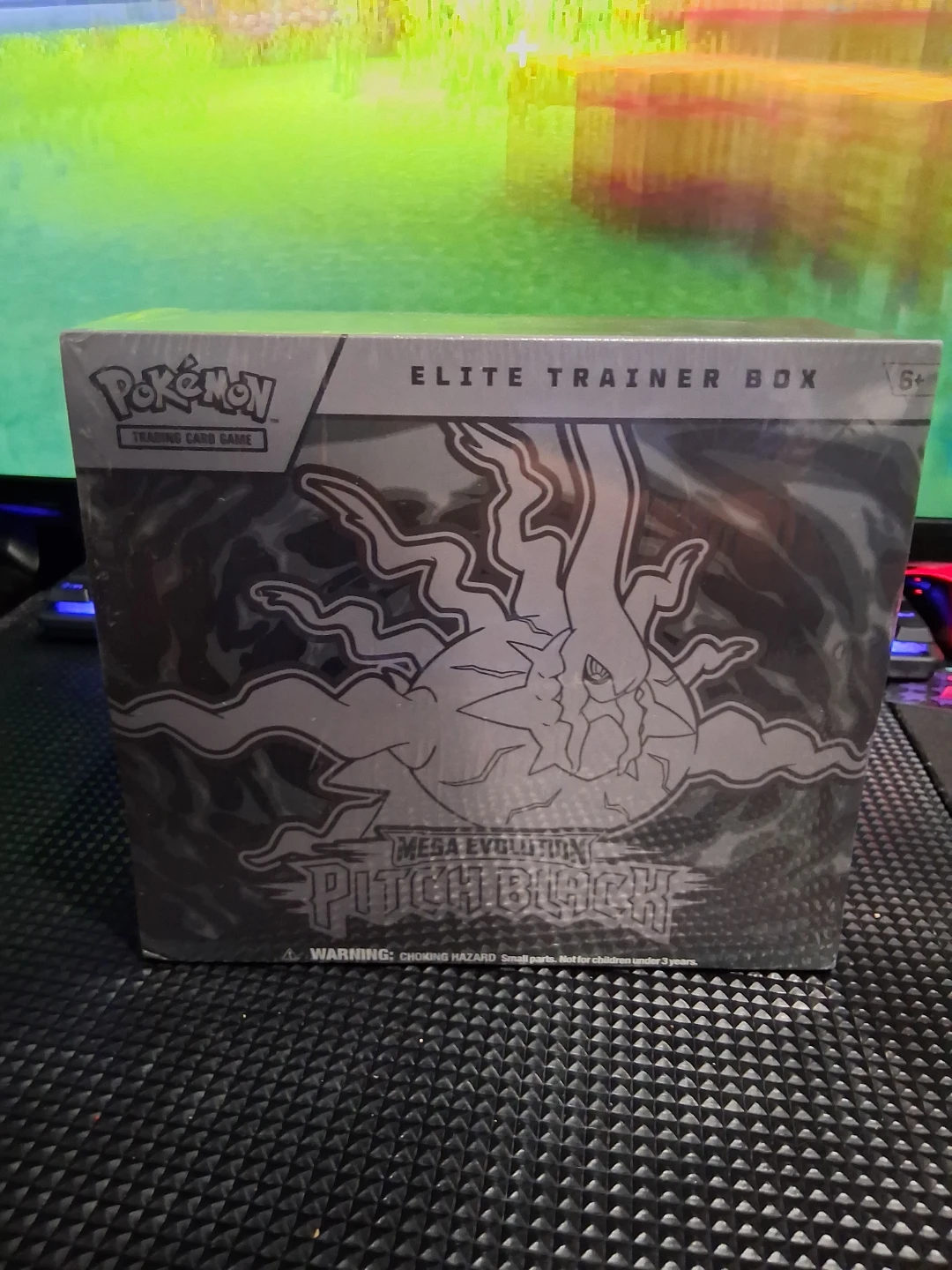 Pokemon Mega Evolution Pitch Black Elite Trainer Box