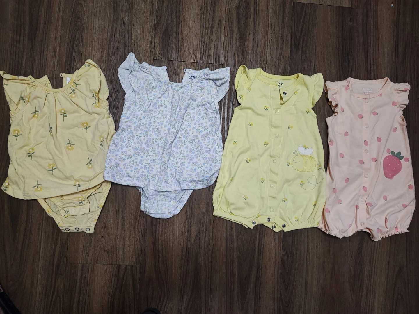 Carter's Baby Girl Bodysuits/Rompers - 4 Piece Set 6 -9 M