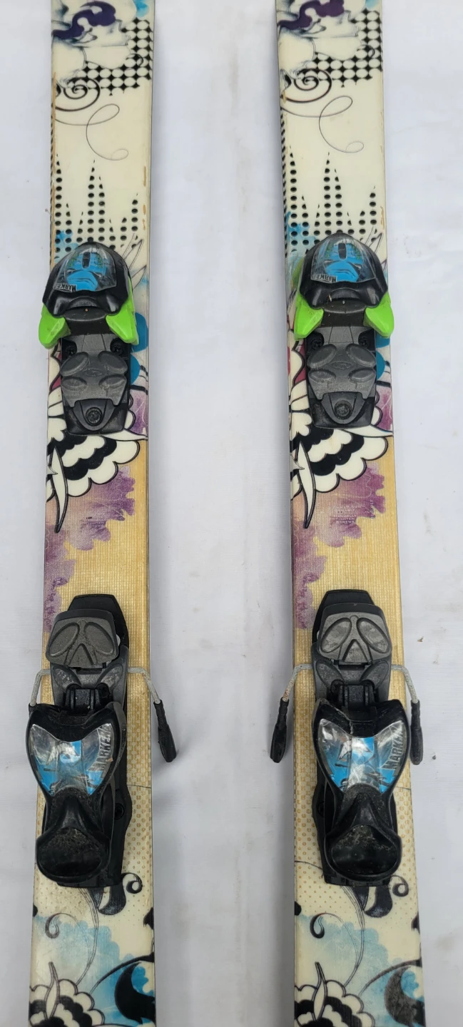 136cm Skis with Bindings - photo 2