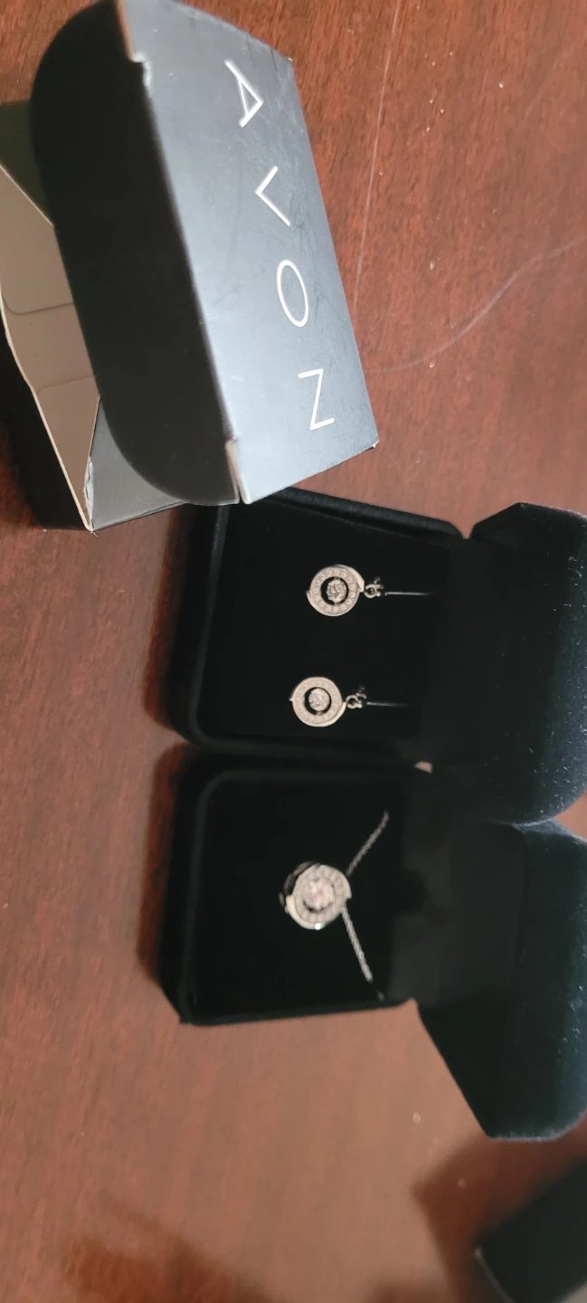 AVON Necklace and Earrings Set - photo 2