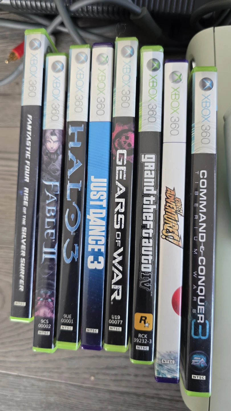 Xbox 360 Console Bundle with 7 Games - photo 2