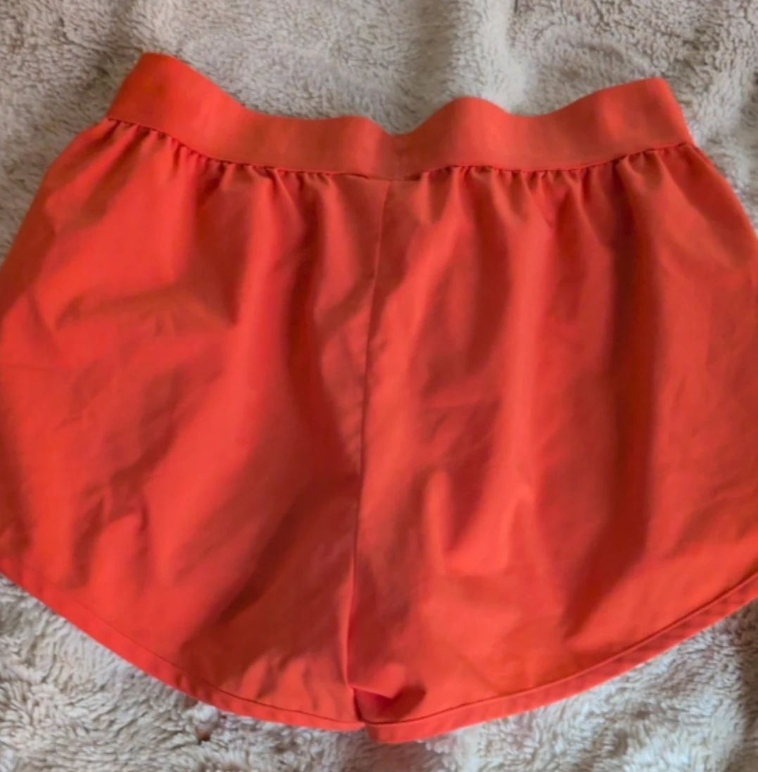 Gymshark orange shorts - photo 2