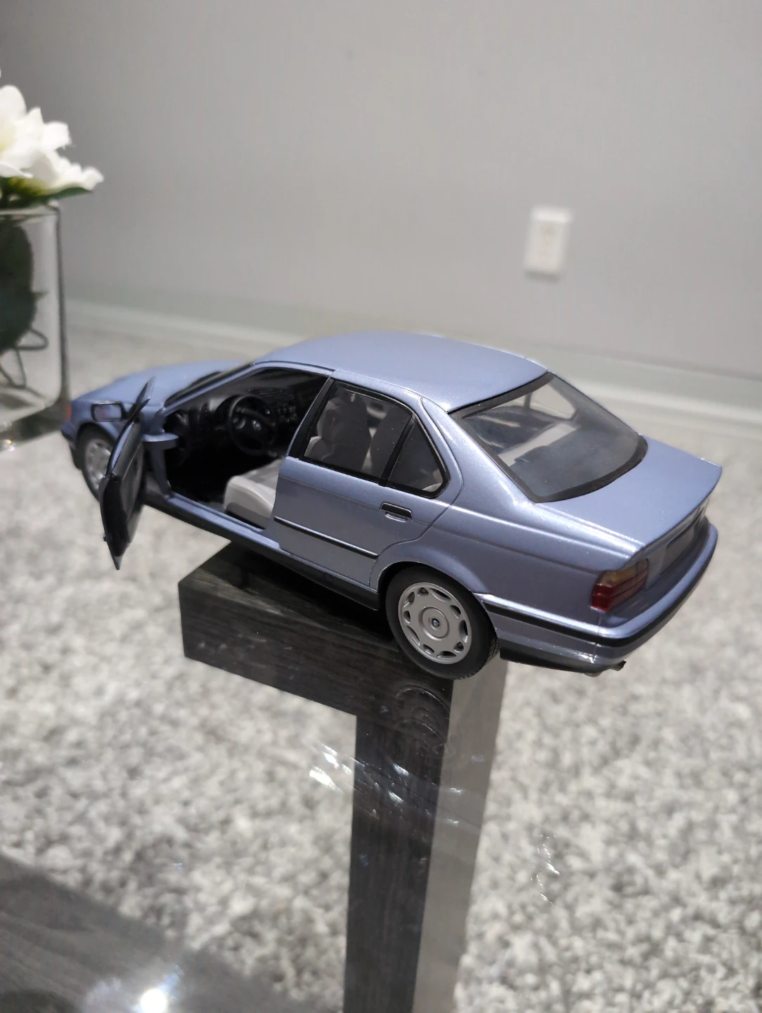 UT MODELS E36  1.18 SCALE - photo 4