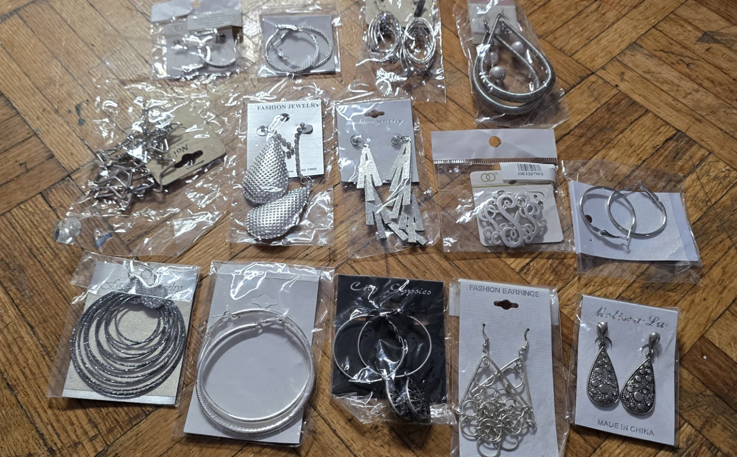 NEW $10 Assorted Fashion Earrings Bundle