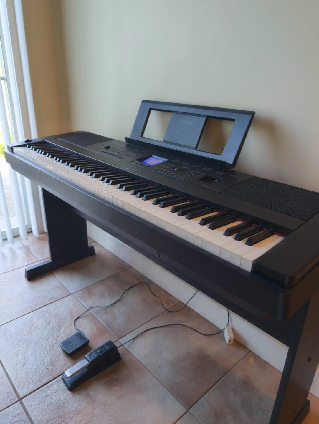 Yamaha DGX-660B 88-key Digital Piano