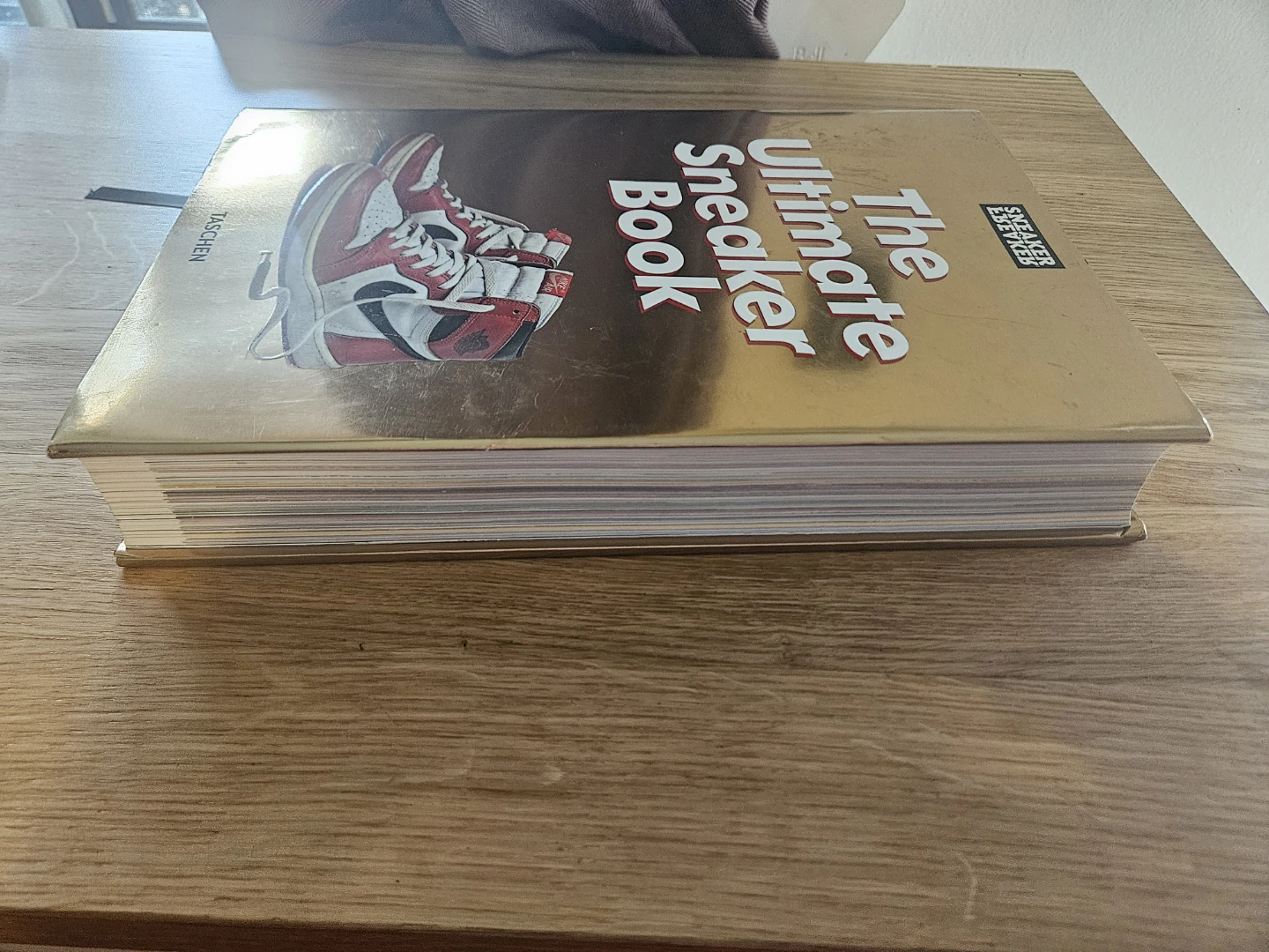 The Ultimate Sneaker Book - photo 2