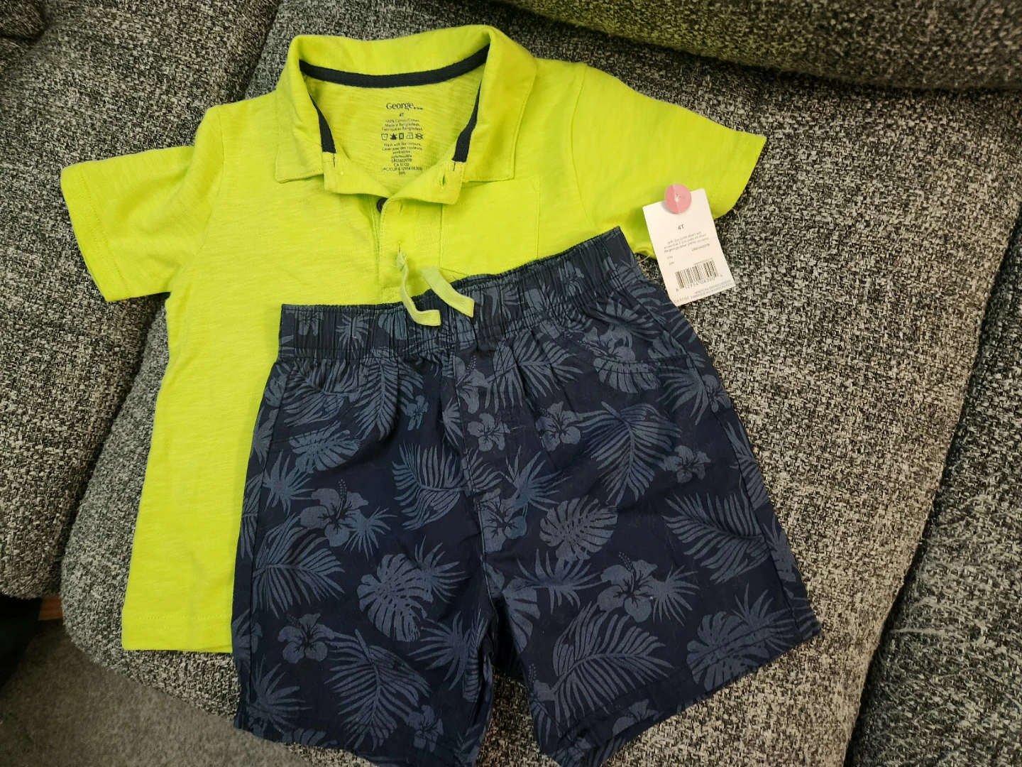 100% Cotton Boys Polo Shirt and Navy Shorts Set, Size 4T - photo 2