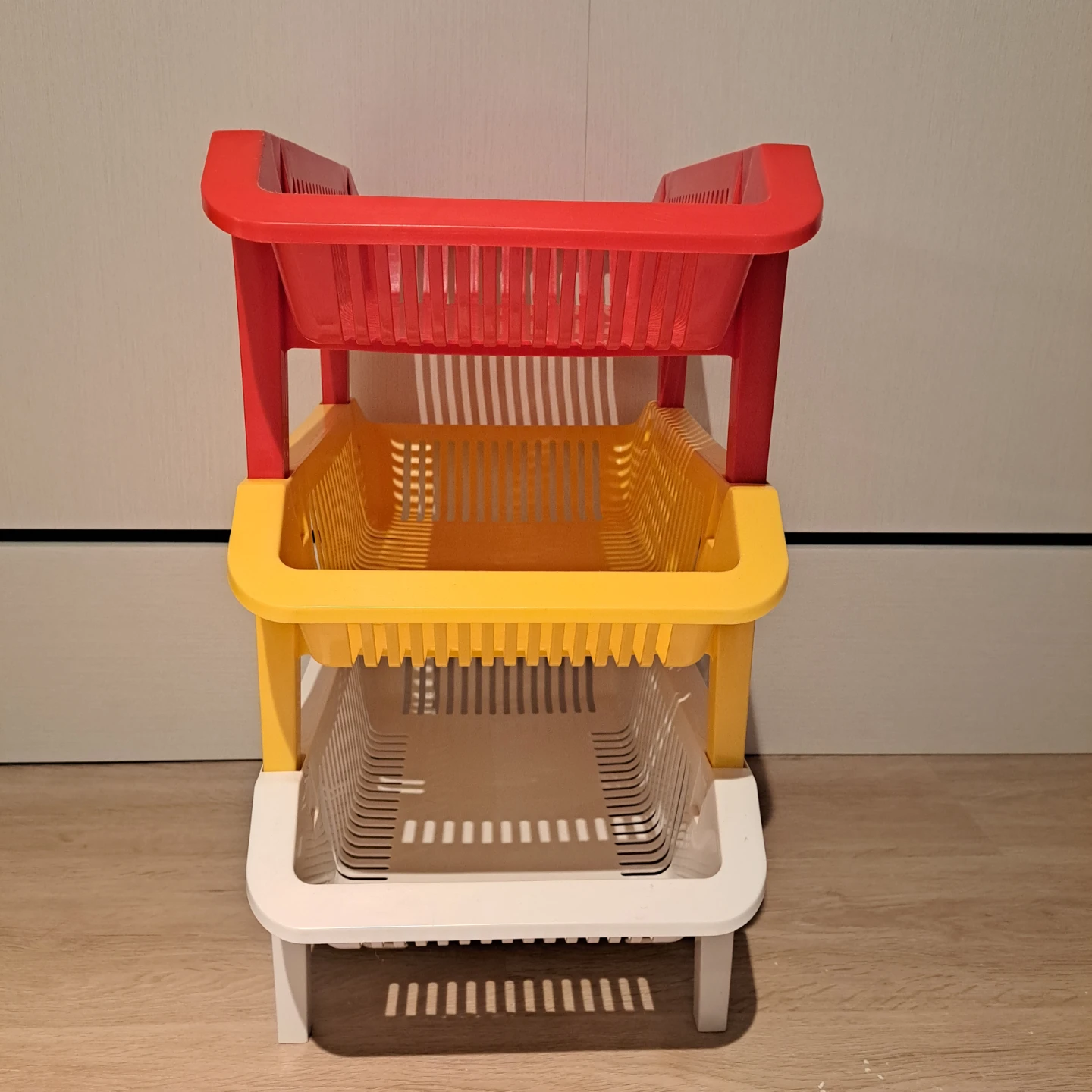 Set of 3 Stackable Plastic Baskets - Red, White, Yellow - photo 2