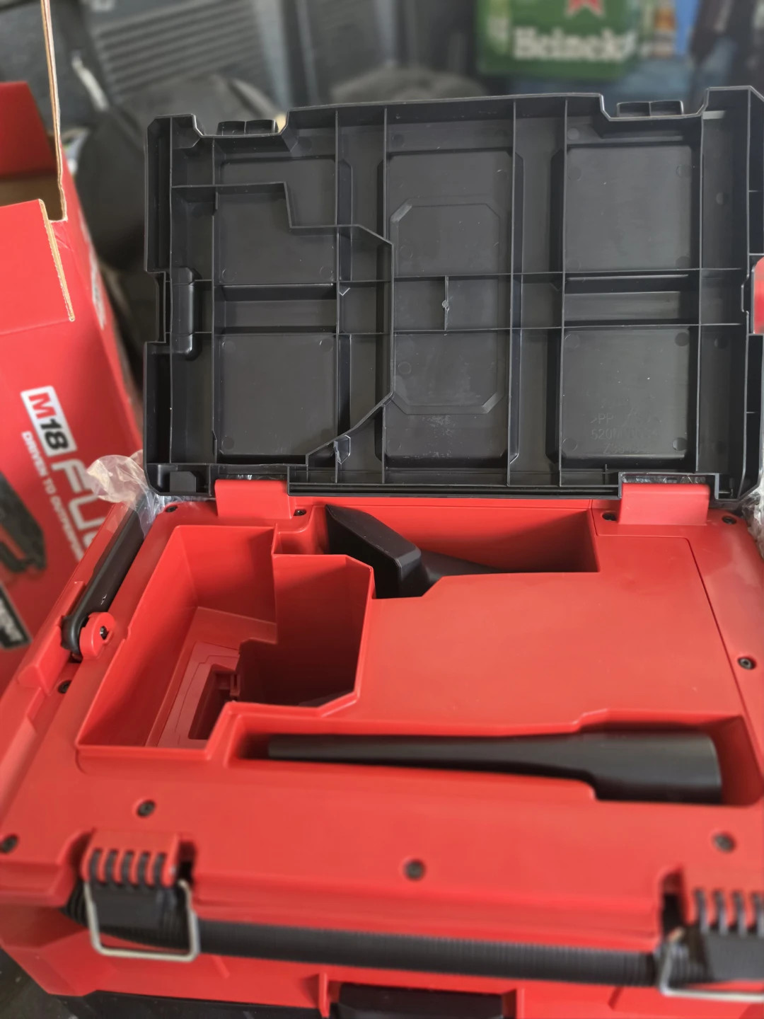 Milwaukee FUEL M18 Wet/Dry Vacuum - photo 5