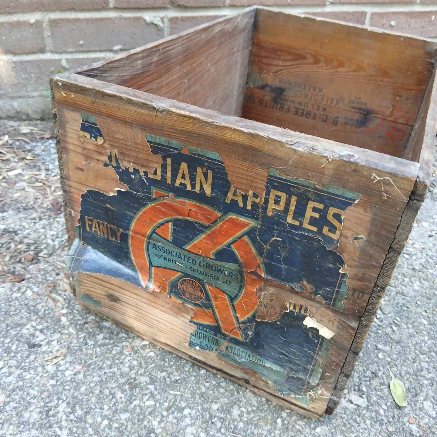 Vintage Canadian Apples Wooden Crate - photo 3