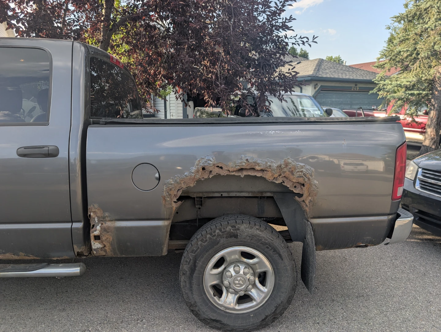 Dodge Ram 2500 Heavy Duty Pickup Truck - photo 3