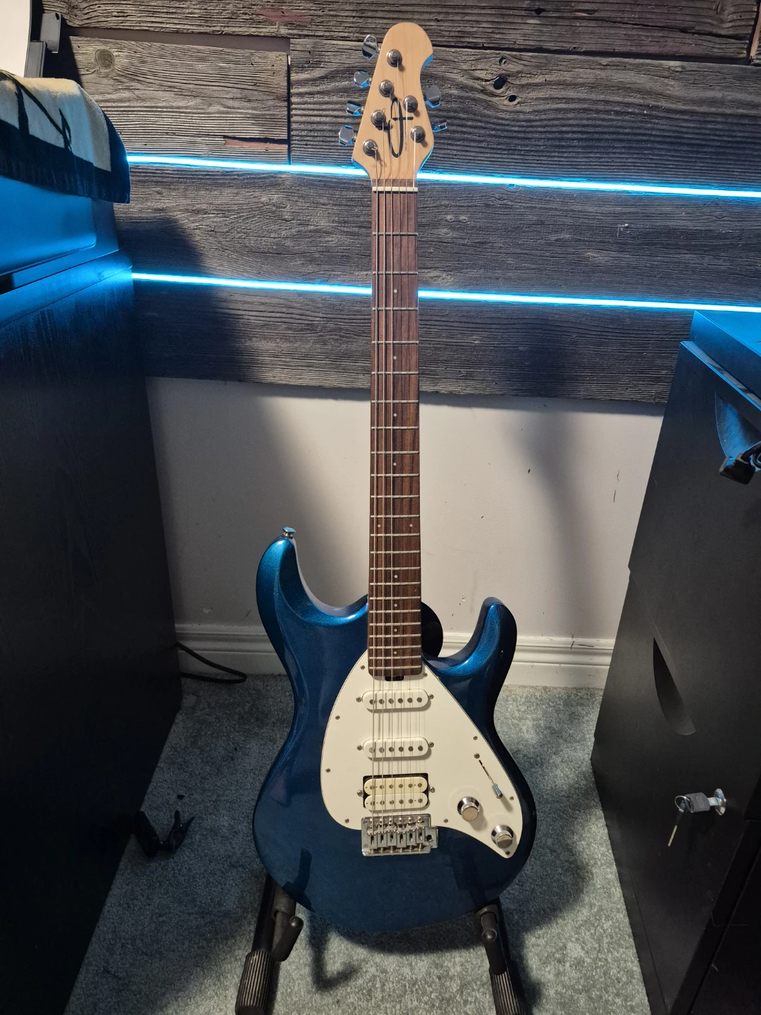 OLP Silhouette electric guitar